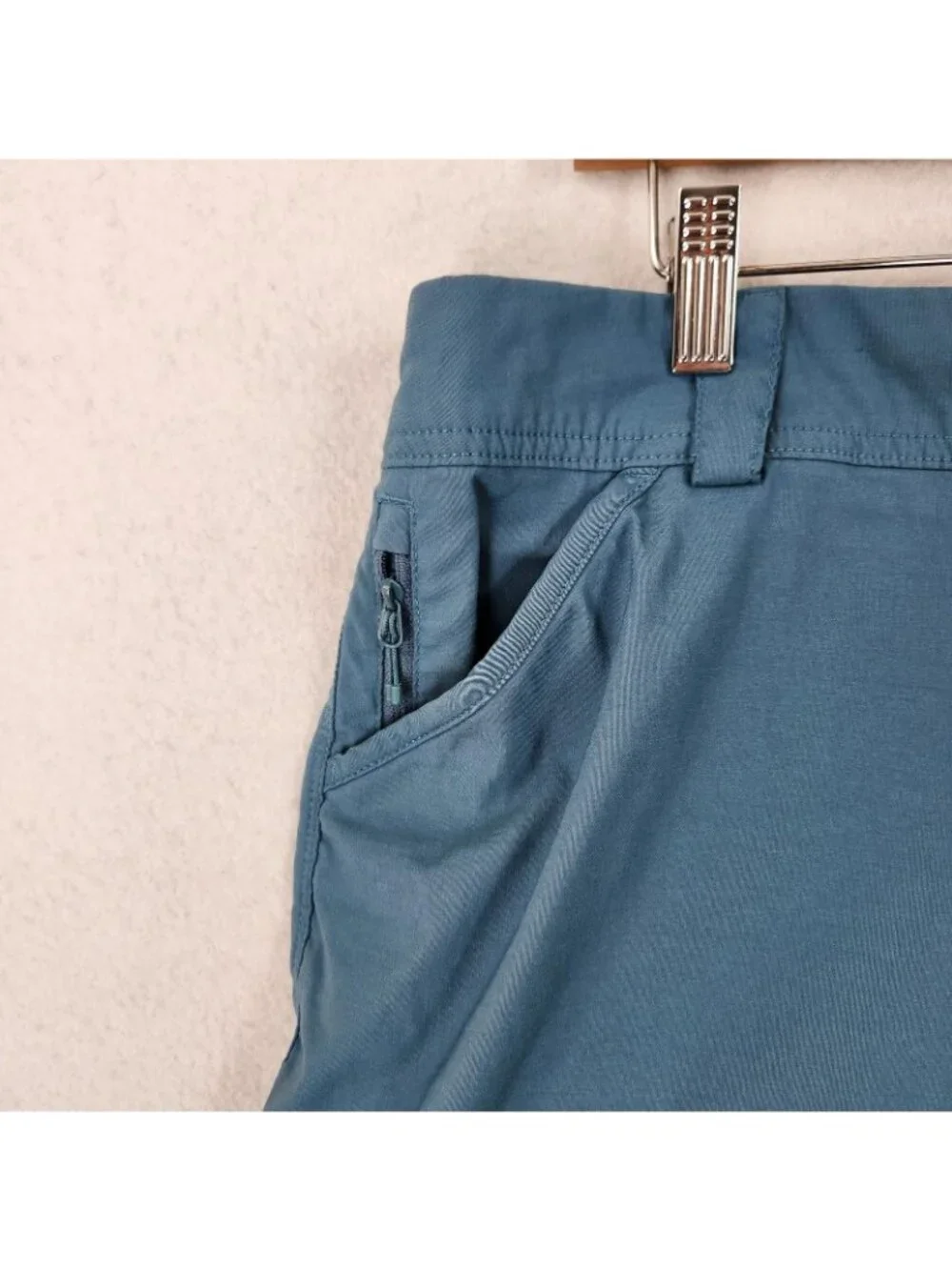 Duluth Trading Shorts Womens 14 Blue Cargo Mid Rise Hiking Outdoor Stretch - Picture 2 of 11